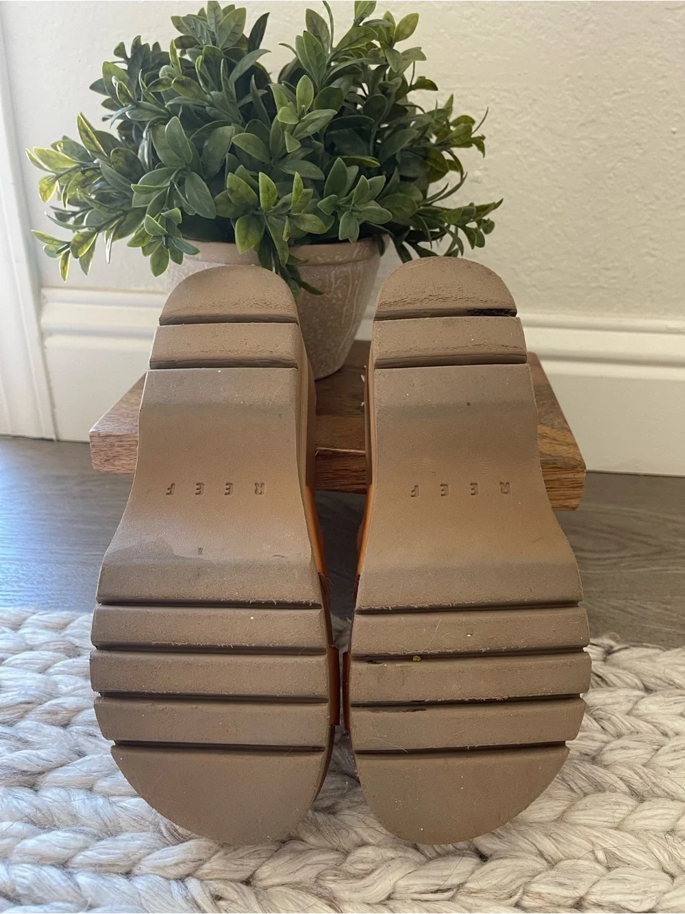 Reef Women's Cushion Vista Higher Sandals in Natural - Picture 4 of 8
